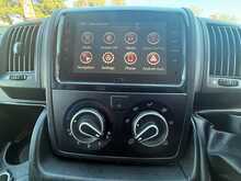 Peugeot Boxer BlueHDi 335 Professional Premium + L2H2 - U6842