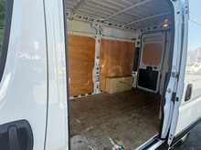 Peugeot Boxer BlueHDi 335 Professional Premium + L2H2 - U6842