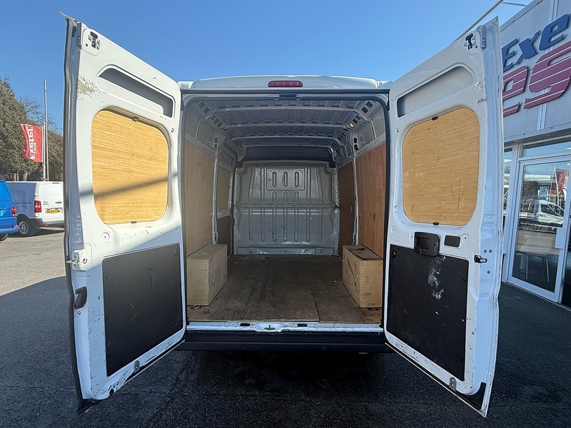 Peugeot Boxer BlueHDi 335 Professional Premium + L2H2 - U6842