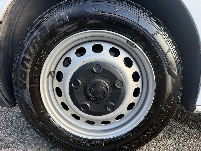 Vauxhall Vivaro Turbo D 2900 Dynamic L2 - U6844