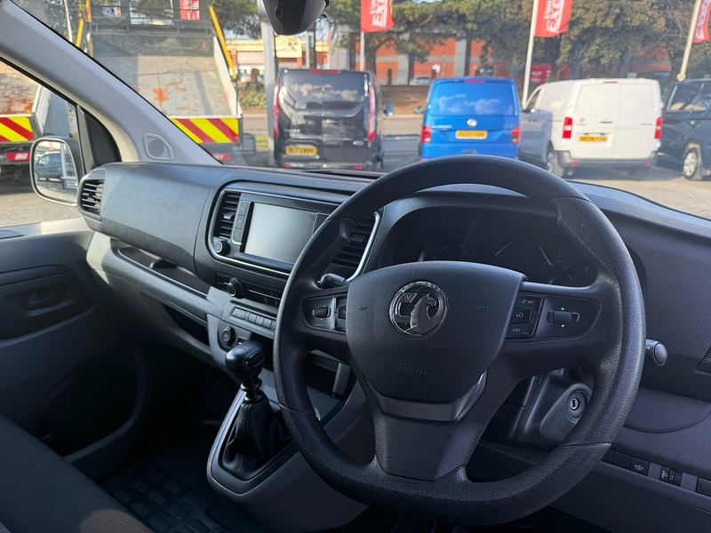 Vauxhall Vivaro Turbo D 2900 Dynamic L2 - U6844
