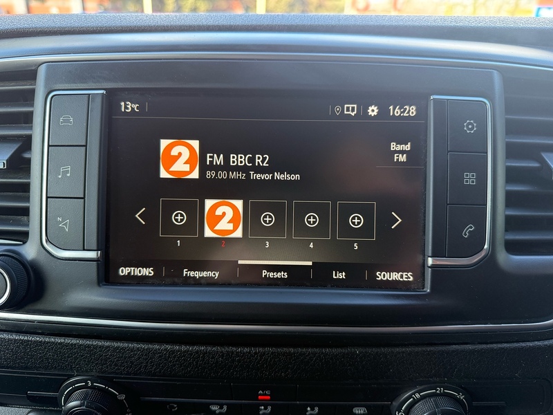 Vauxhall Vivaro Turbo D 2900 Dynamic L2 - U6844