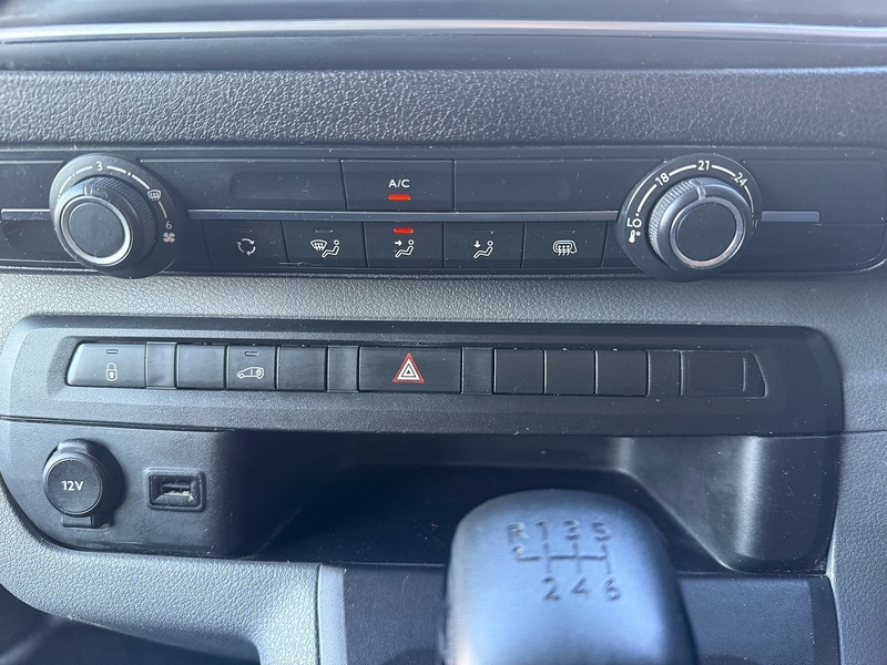 Vauxhall Vivaro Turbo D 2900 Dynamic L2 - U6844