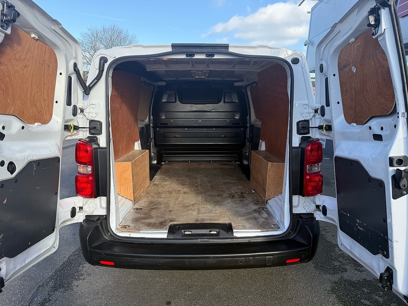 Vauxhall Vivaro Turbo D 2900 Dynamic L2 - U6844