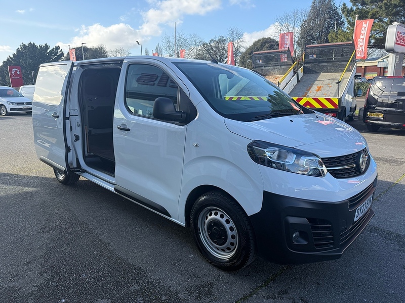 Vauxhall Vivaro Turbo D 2900 Dynamic L2 - U6844