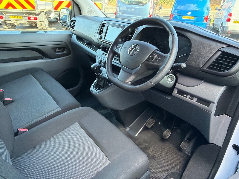 Vauxhall Vivaro Turbo D 2900 Dynamic L2 - U6846