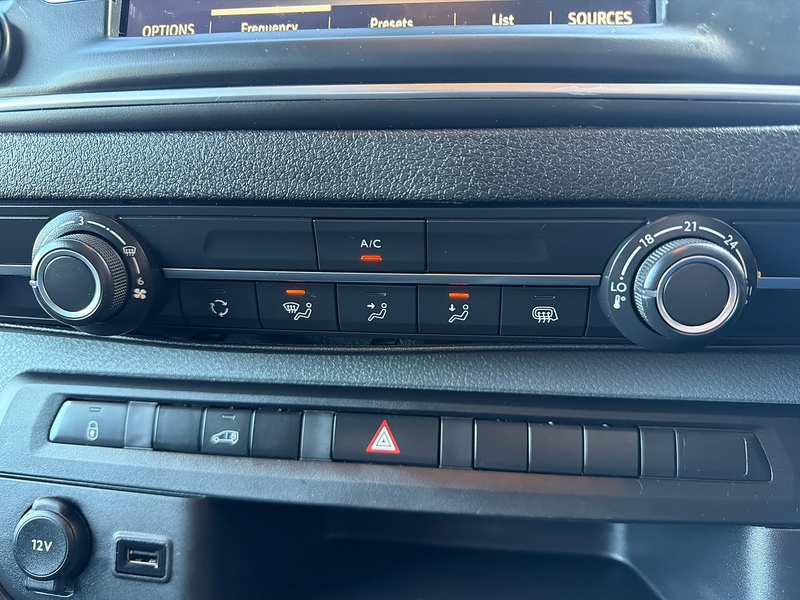 Vauxhall Vivaro Turbo D 2900 Dynamic L2 - U6846