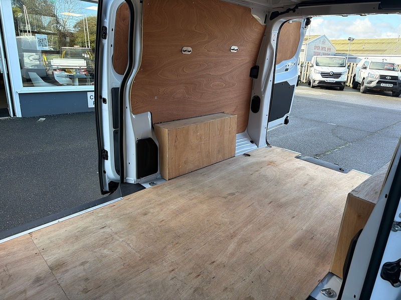 Vauxhall Vivaro Turbo D 2900 Dynamic L2 - U6846