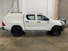 Toyota Hilux D-4D Active - U6850