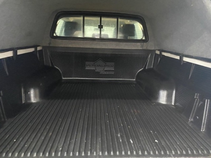 Toyota Hilux D-4D Active - U6850