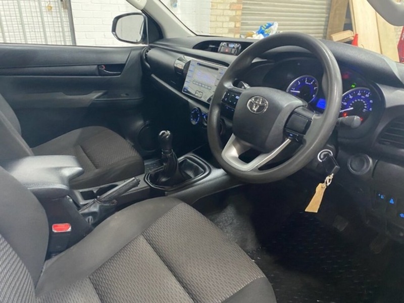 Toyota Hilux D-4D Active - U6850