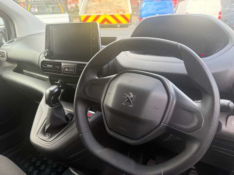 Peugeot Partner BlueHDi 650 Professional - U6875