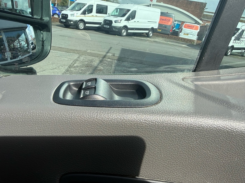 Ford Transit 350 EcoBlue Leader - U6895