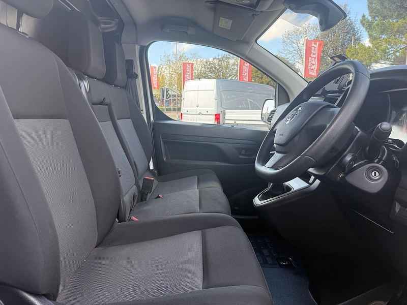 Vauxhall Vivaro Turbo D 2900 Pro - U6896