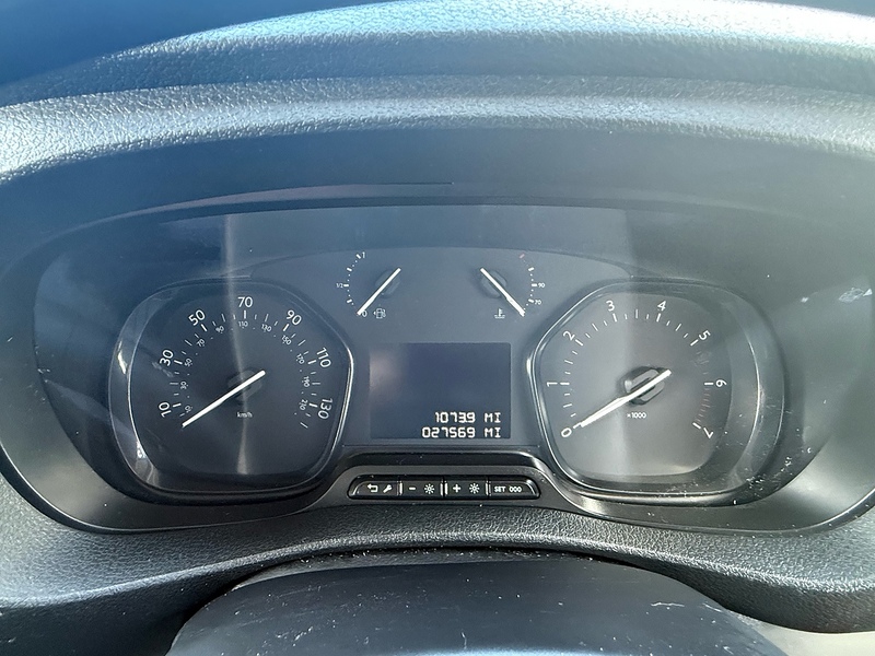 Vauxhall Vivaro Turbo D 2900 Pro - U6896