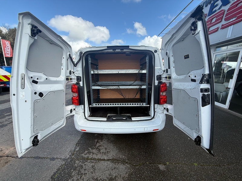 Vauxhall Vivaro Turbo D 2900 Pro - U6896