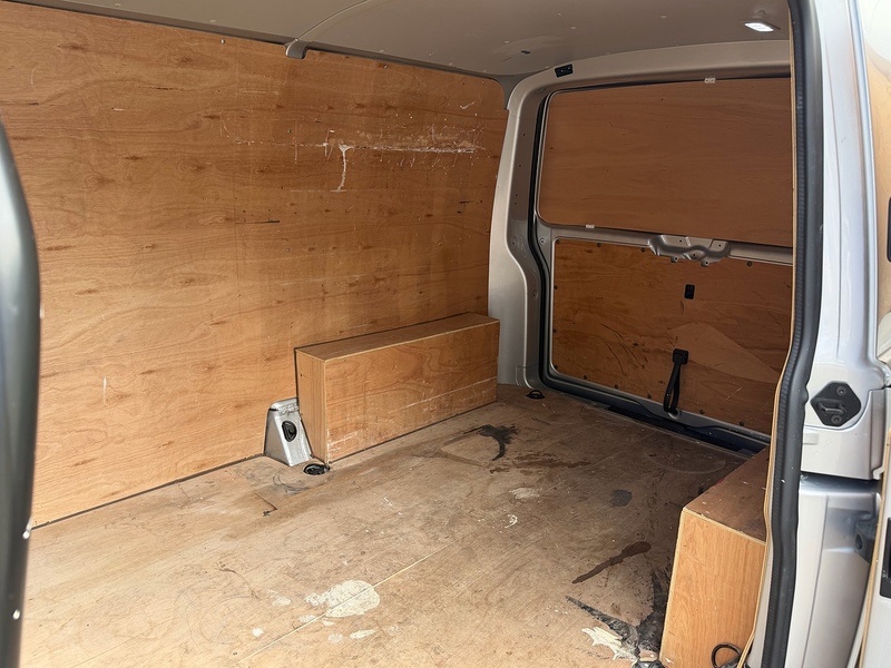 Volkswagen Transporter TDI T28 Highline SWB - U6898