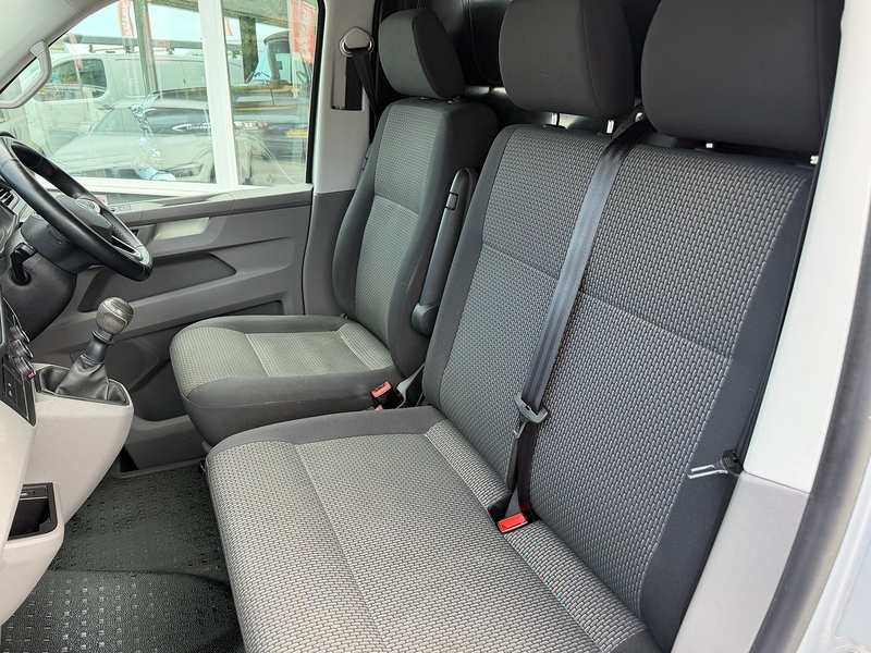 Volkswagen Transporter TDI T28 Highline SWB - U6898
