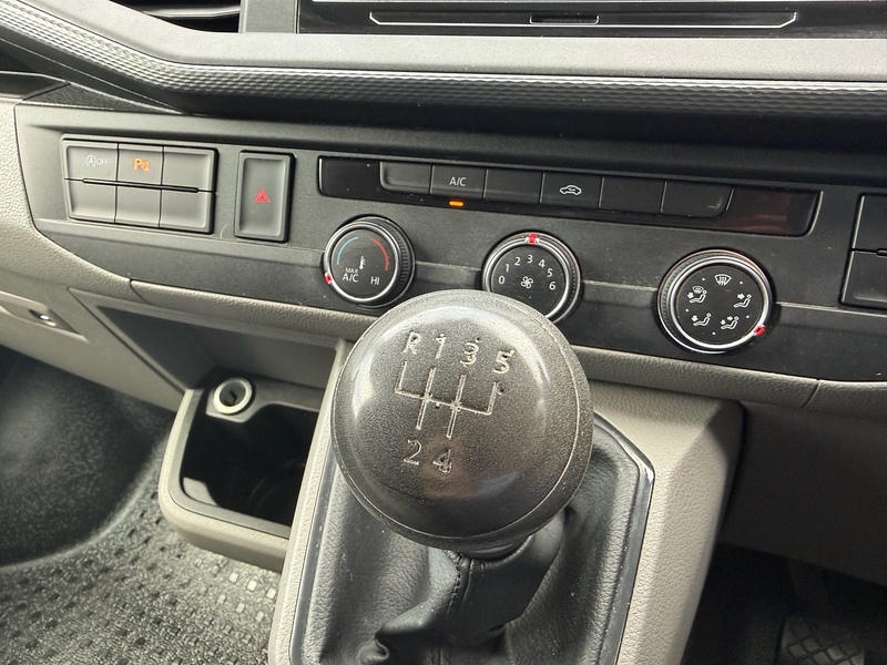 Volkswagen Transporter TDI T28 Highline SWB - U6898
