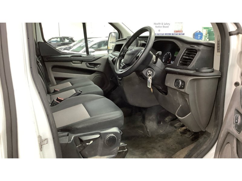 Ford Transit Custom 300 EcoBlue Leader - U6901