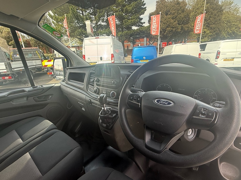 Ford Transit Custom 300 EcoBlue Leader SWB - U6901
