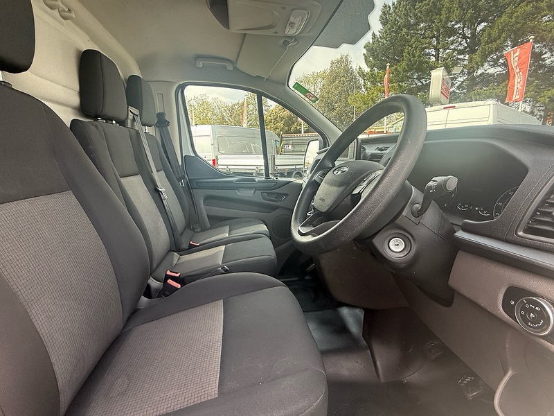 Ford Transit Custom 300 EcoBlue Leader SWB - U6901