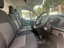 Ford Transit Custom 300 EcoBlue Leader SWB - U6901