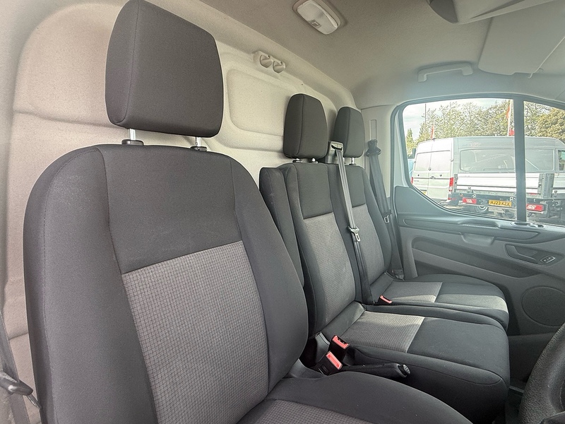 Ford Transit Custom 300 EcoBlue Leader SWB - U6901