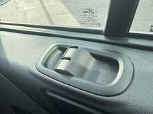 Ford Transit Custom 300 EcoBlue Leader SWB - U6901