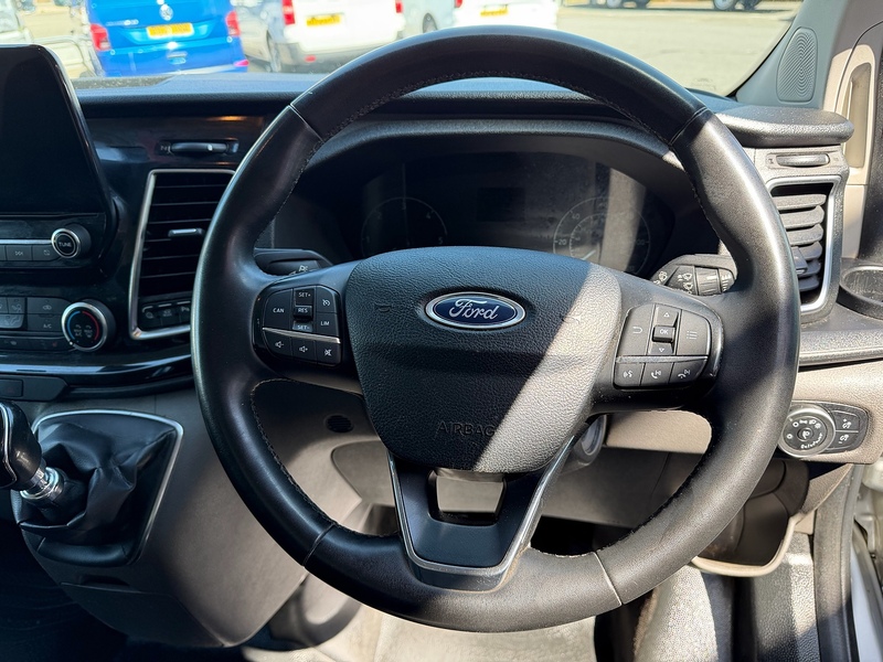 Ford Transit Custom 300 EcoBlue Limited SWB - U6907