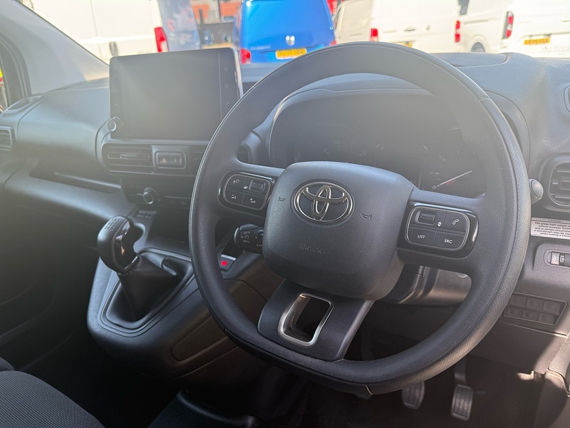 Toyota PROACE CITY BlueHDi Icon - U6912