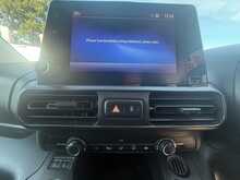 Toyota PROACE CITY BlueHDi Icon - U6912