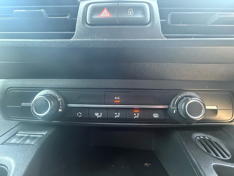 Toyota PROACE CITY BlueHDi Icon - U6912