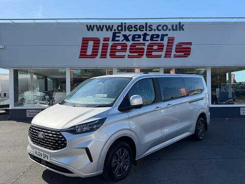Ford Tourneo Custom 2.8 D-4D Invincible Pickup Double Cab 4dr Diesel Auto 4WD Euro 6 (s/s) (204 ps)