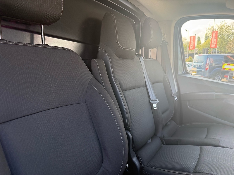 Renault Trafic dCi Blue LL30 Sport+ - U6922