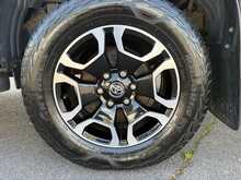 Toyota Hilux D-4D Invincible - U6933