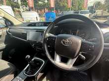 Toyota Hilux D-4D Invincible - U6933
