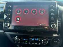 Toyota Hilux D-4D Invincible - U6933