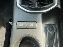 Toyota Hilux D-4D Invincible - U6933