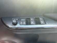 Toyota Hilux D-4D Invincible - U6933