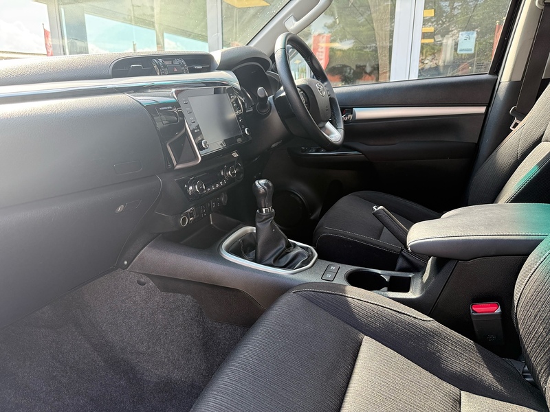 Toyota Hilux D-4D Invincible - U6933