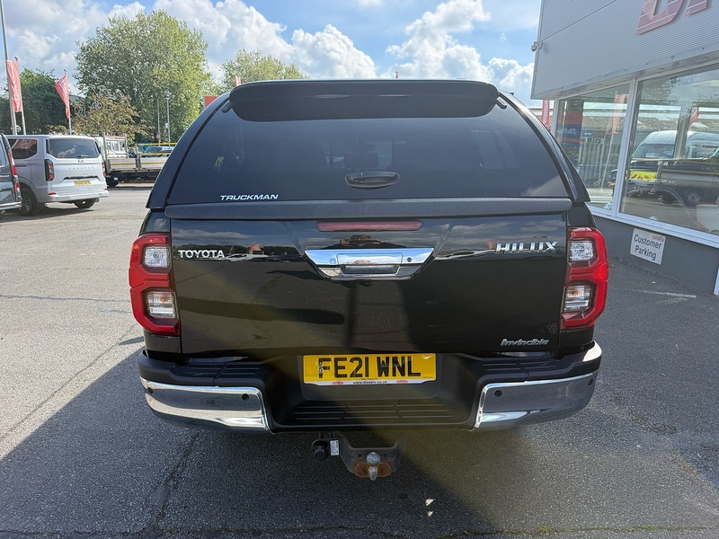 Toyota Hilux D-4D Invincible - U6933