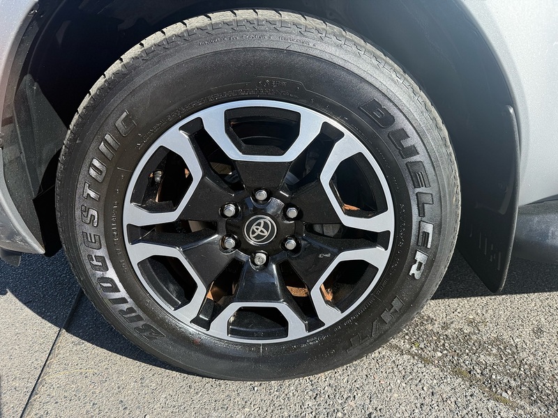 Toyota Hilux D-4D Invincible - U6952