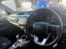 Toyota Hilux D-4D Invincible - U6952