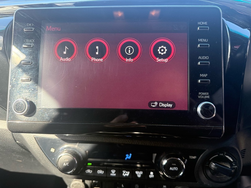 Toyota Hilux D-4D Invincible - U6952
