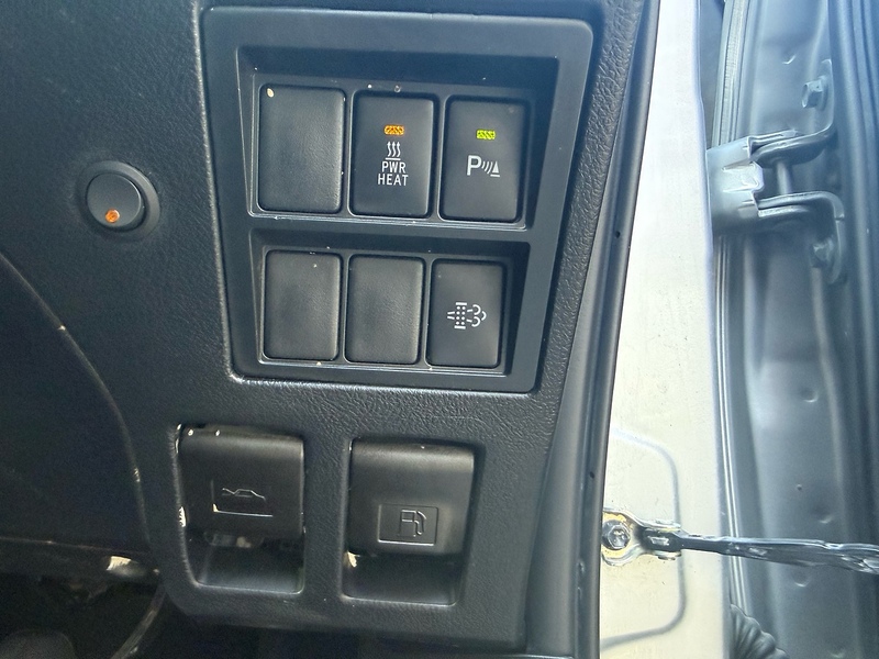 Toyota Hilux D-4D Invincible - U6952