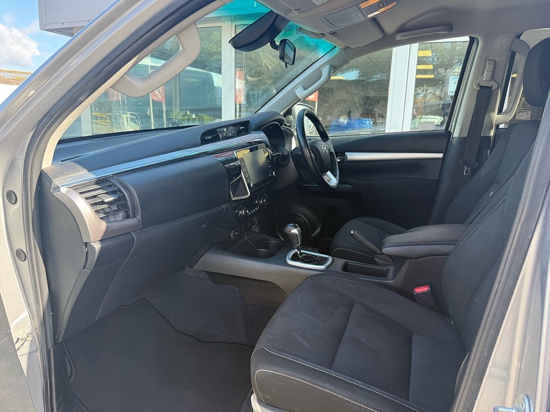 Toyota Hilux D-4D Invincible - U6952
