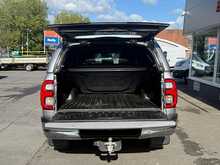 Toyota Hilux D-4D Invincible - U6952