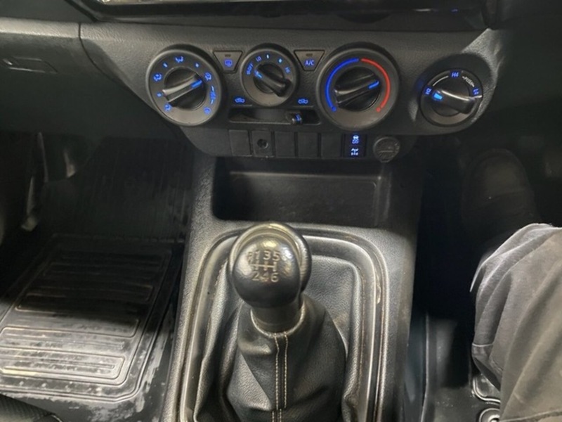 Toyota Hilux D-4D Active Narrow Body - U6953