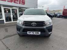 Toyota Hilux D-4D Active - U6956